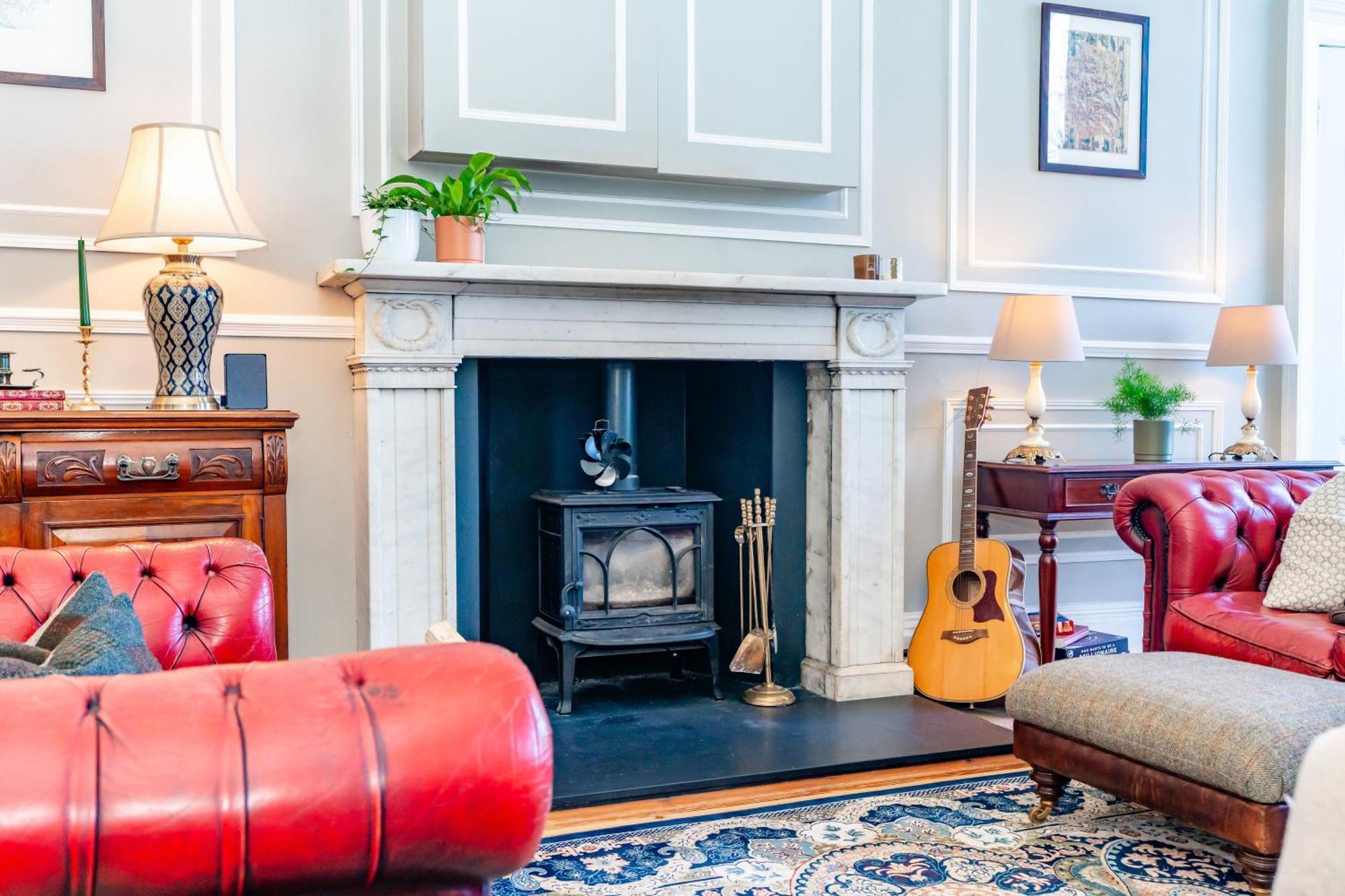 Stunning Flat, New Town, - Perfect Location *
