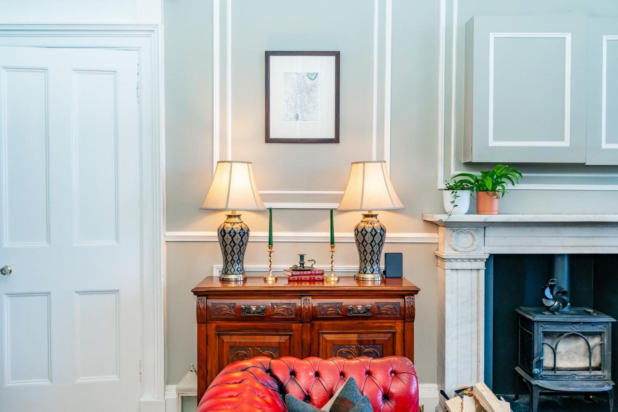 Stunning Flat, New Town, - Perfect Location *